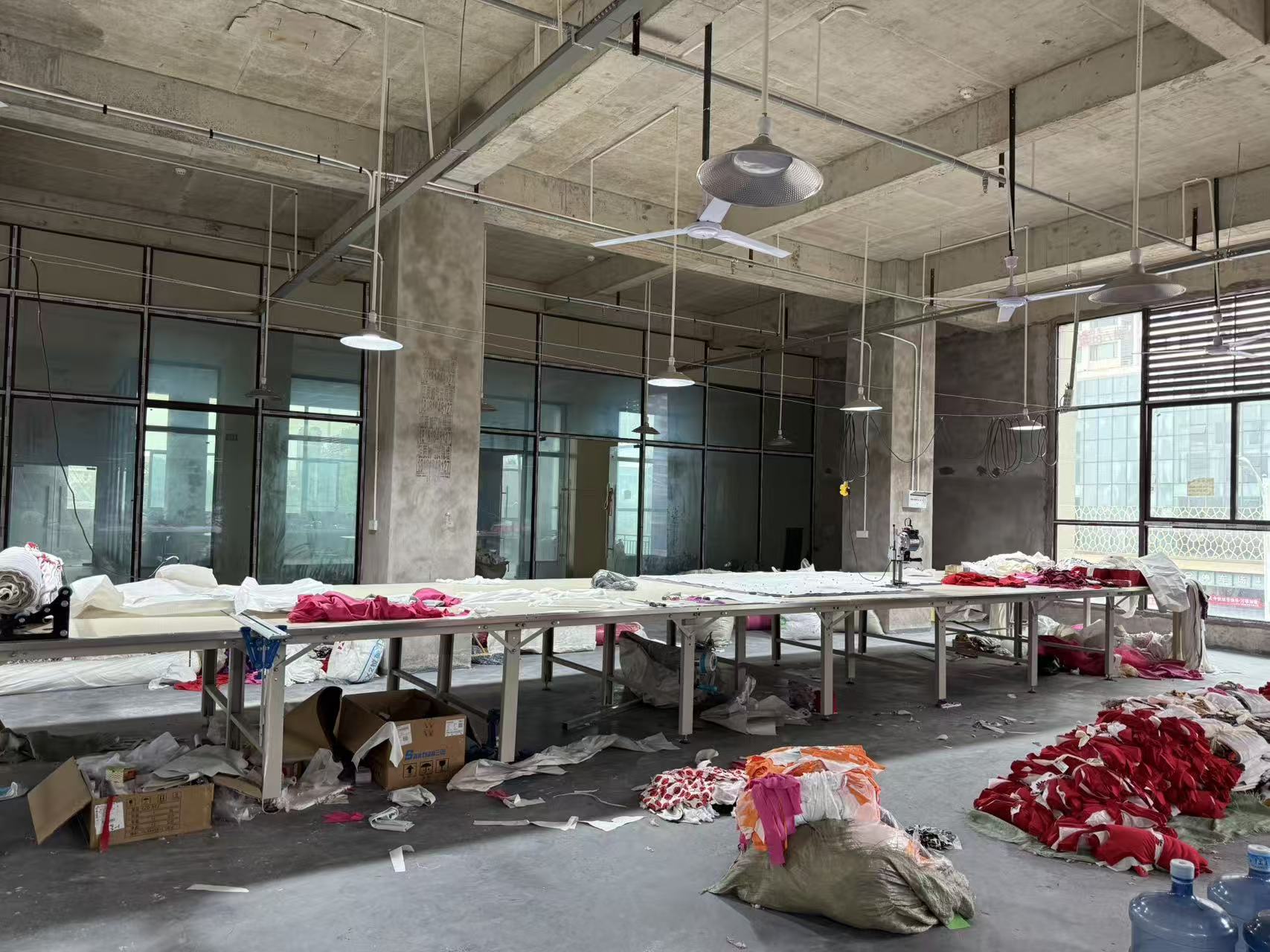 Guang'an Xinyihang Clothing Co., Ltd. · Photo 4