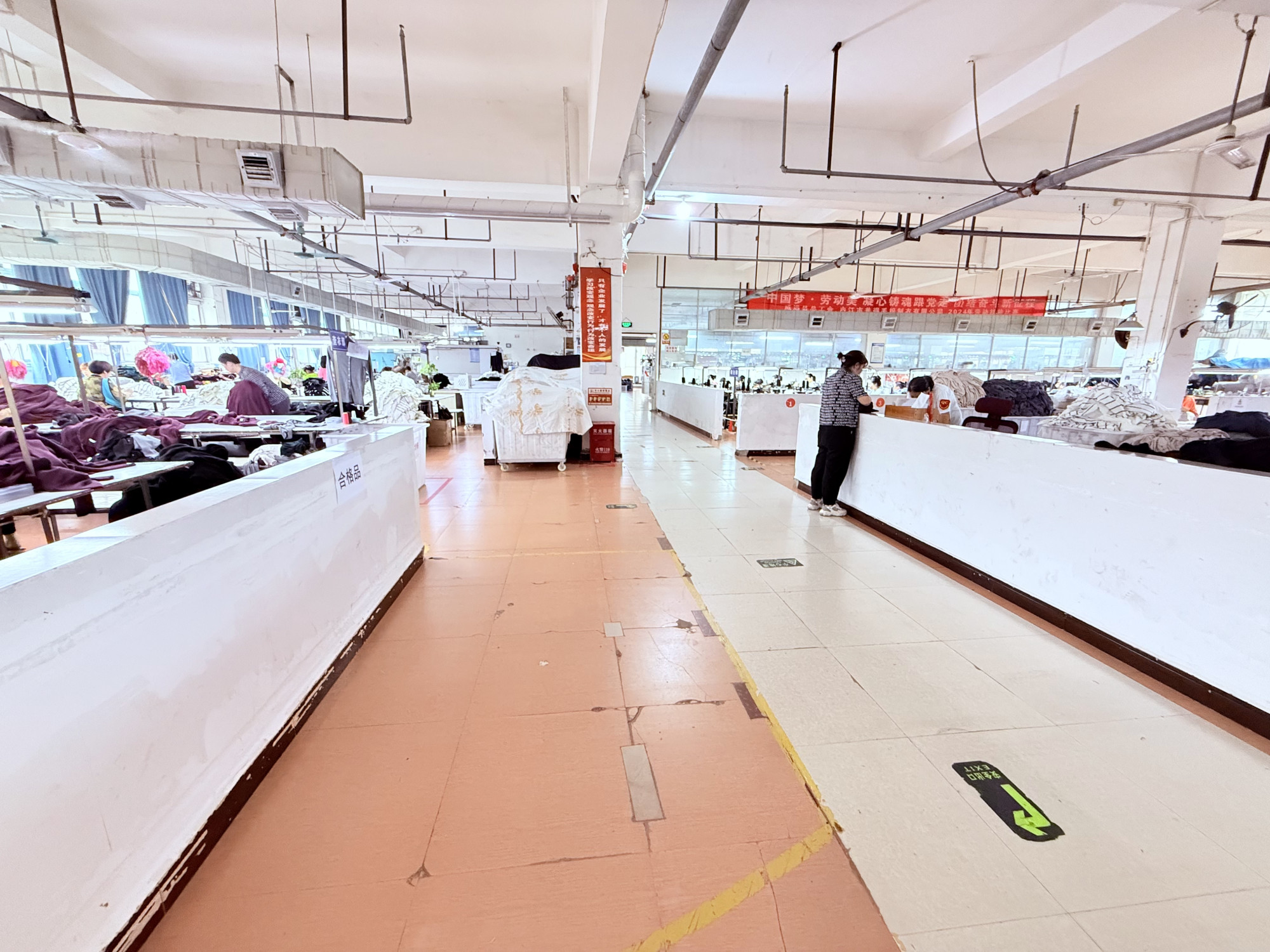 Neijiang Jingde Knitted Garment Co., Ltd. · Photo 7