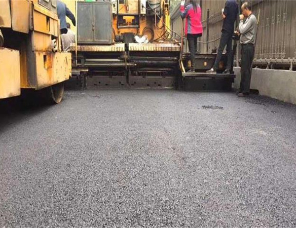 Modifizierter Asphaltbeton