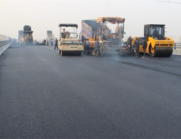 Stark durchlässiger Asphaltbeton
