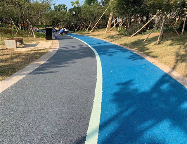 Farbiger Asphaltbeton - Bauausführung