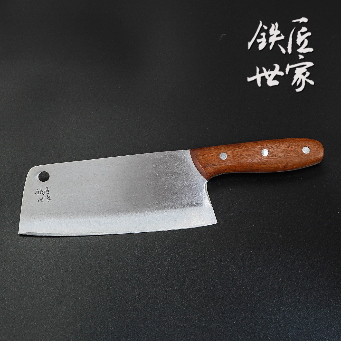 The Cloud ring small knife, a lady's knife, is a household kitchen knife for cutting meat. It has a sharp edge and is lightweight
