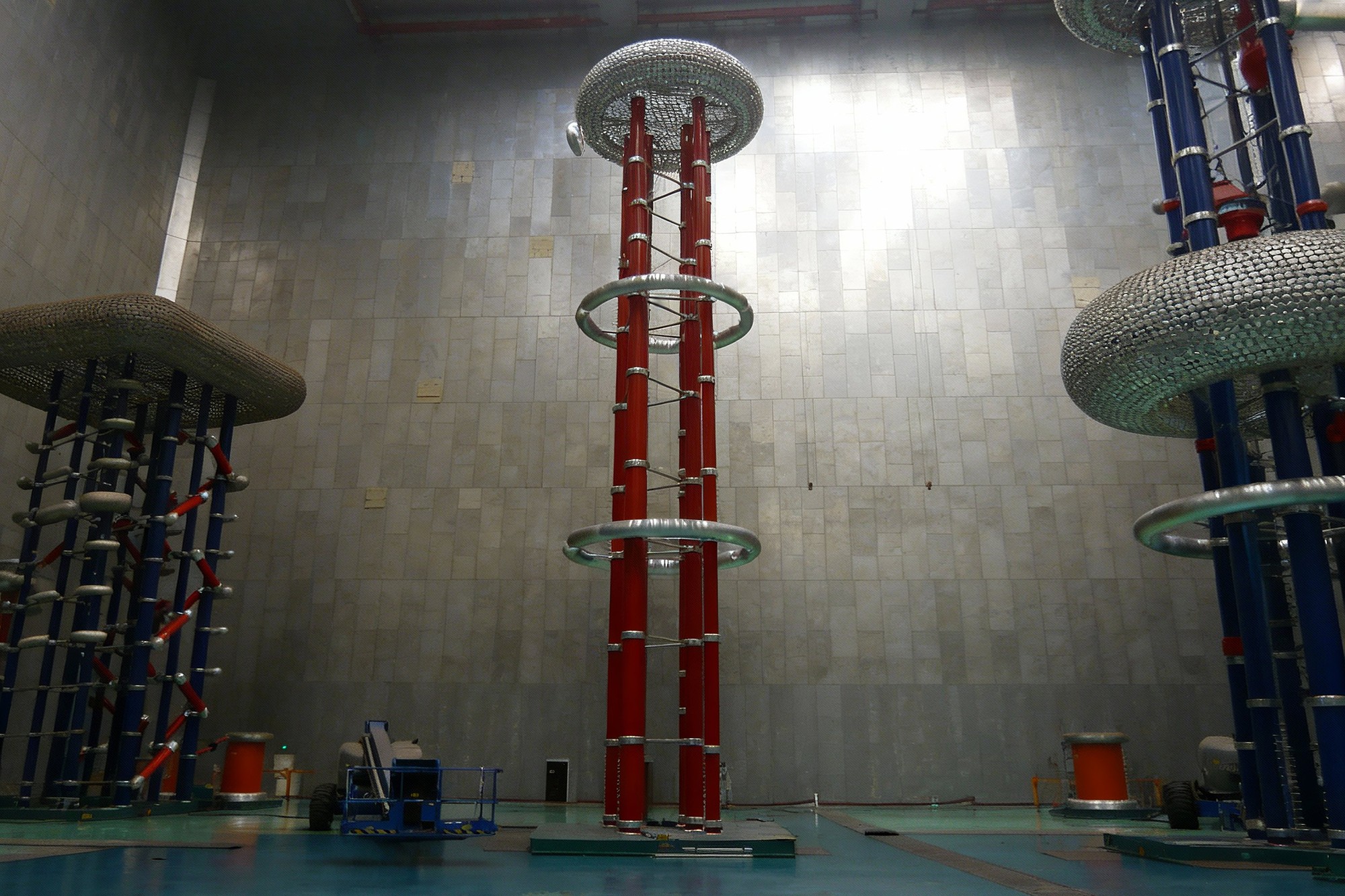 دستگاه بار شبیه‌سازی معادل برای آزمون عایقی ولو مبدل ±1100kV/800kV
