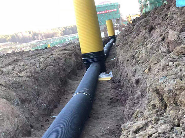 أنبوب HDPE الكربوني المموج
